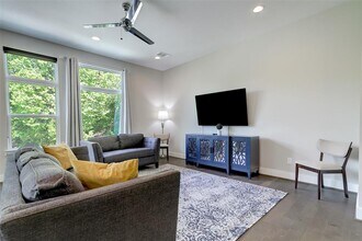 2404 Maxroy St in Houston, TX - Building Photo - Building Photo