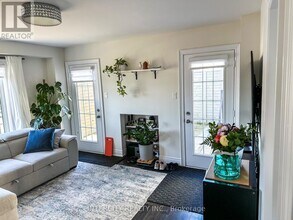 280 Oxford St in Richmond Hill, ON - Building Photo - Building Photo