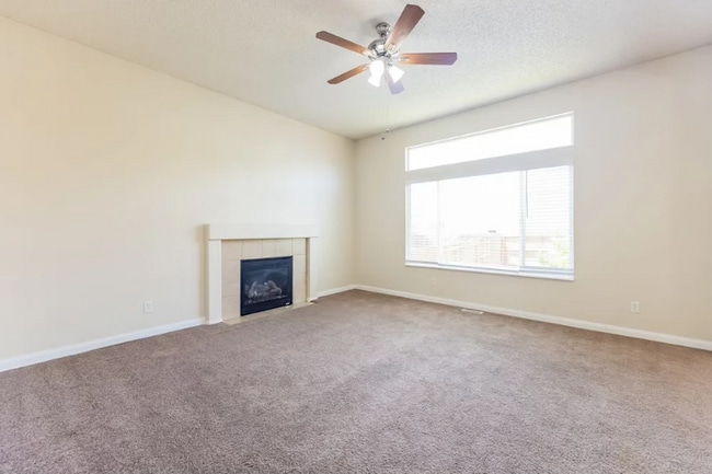 7293 Grand Prairie Dr in Colorado Springs, CO - Foto de edificio - Building Photo