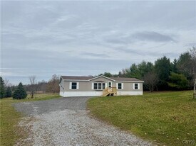 4943 Forest Ave in Oneida, NY - Building Photo