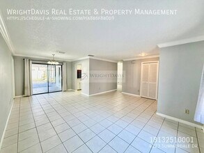 4223 Summerdale Dr in Tampa, FL - Building Photo - Building Photo