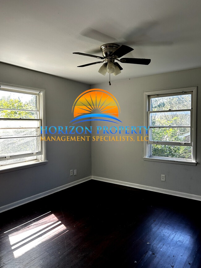 property at 4604 Lakeview Dr NW