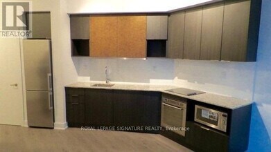 99 The Donway W in Toronto, ON - Building Photo - Building Photo