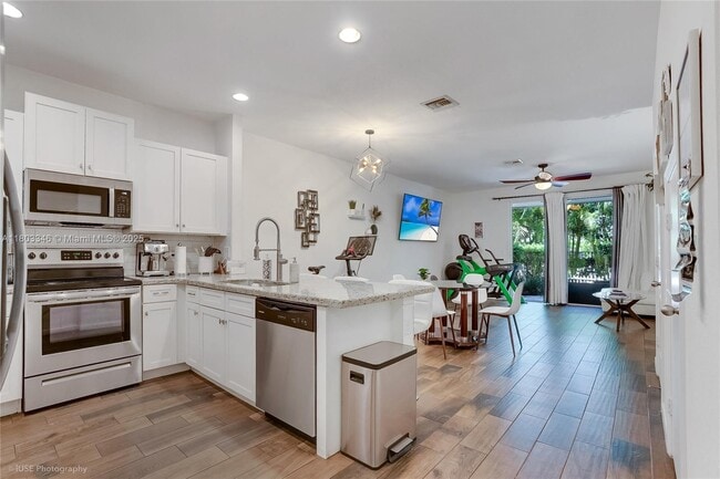 355 SE 1st Dr in Deerfield Beach, FL - Building Photo - Building Photo