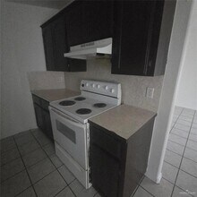 14 N Alamo St in Edinburg, TX - Building Photo - Building Photo