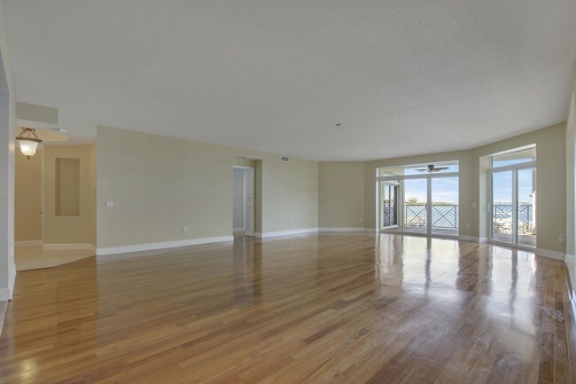 309 E Ocean Ave-Unit -103 in Lantana, FL - Building Photo - Building Photo