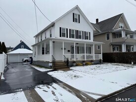 22 Dwight St in Ansonia, CT - Building Photo