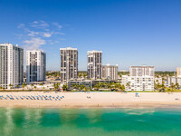 Sage Beach in Hollywood, FL - Foto de edificio - Building Photo