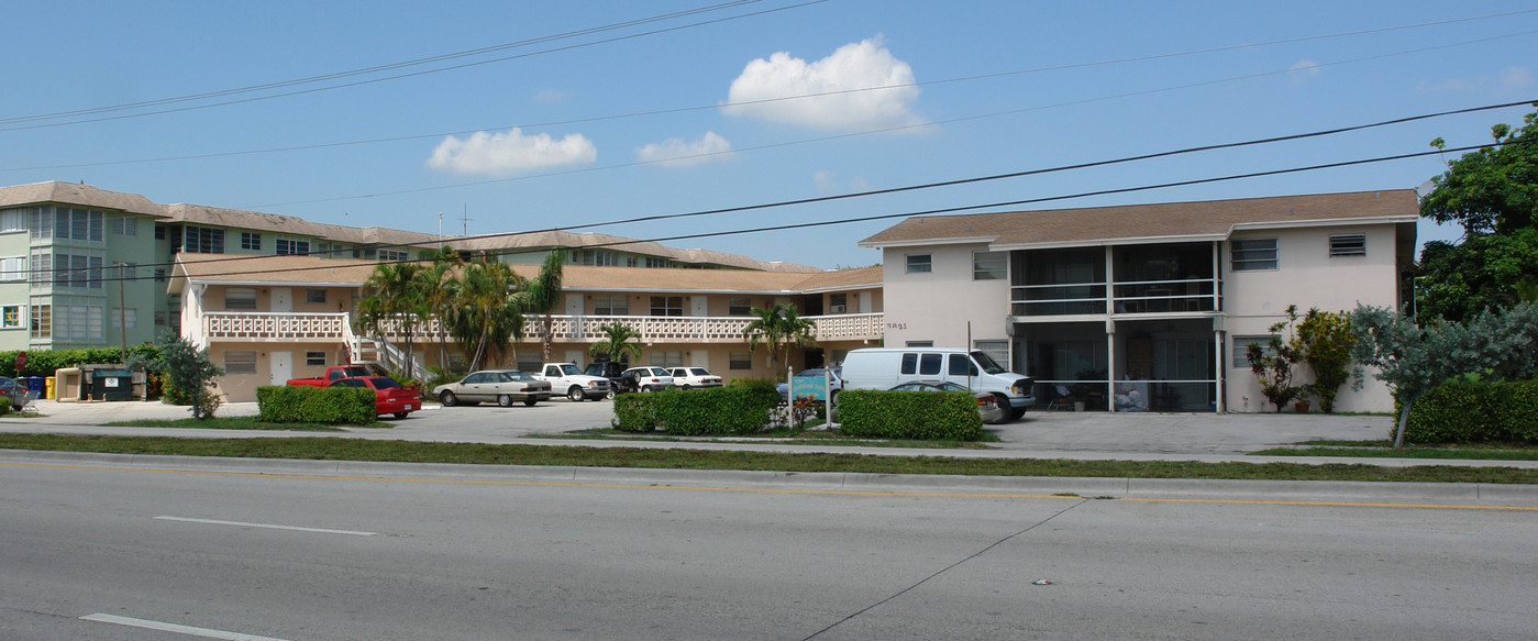 Golfview Apartments in Pompano Beach, FL - Building Photo