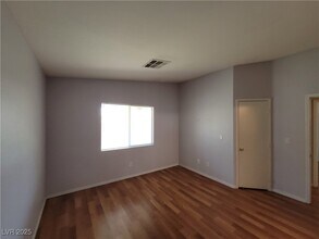 5228 Mineral Lake Dr in Las Vegas, NV - Building Photo - Building Photo