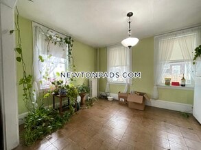 99 Jackson Rd, Unit 1 in Newton, MA - Building Photo - Building Photo