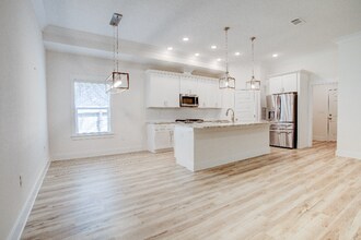 1756 Thomas St in Niceville, FL - Building Photo - Building Photo