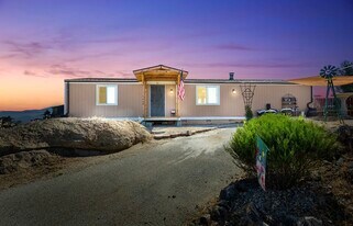 24250 Minton Rd in Homeland, CA - Building Photo