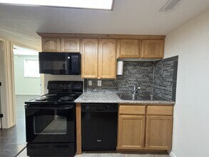 5700 S 900 E in Murray, UT - Building Photo - Building Photo