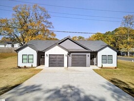 404 Fairfield St, Unit 5 in Chesnee, SC - Building Photo