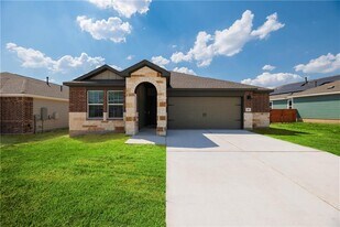 310 Madrid in Kyle, TX - Building Photo