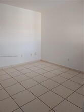7510 NW 175th St in Hialeah, FL - Building Photo - Building Photo
