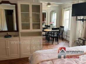 1028 E Juneau Ave in Milwaukee, WI - Building Photo - Building Photo