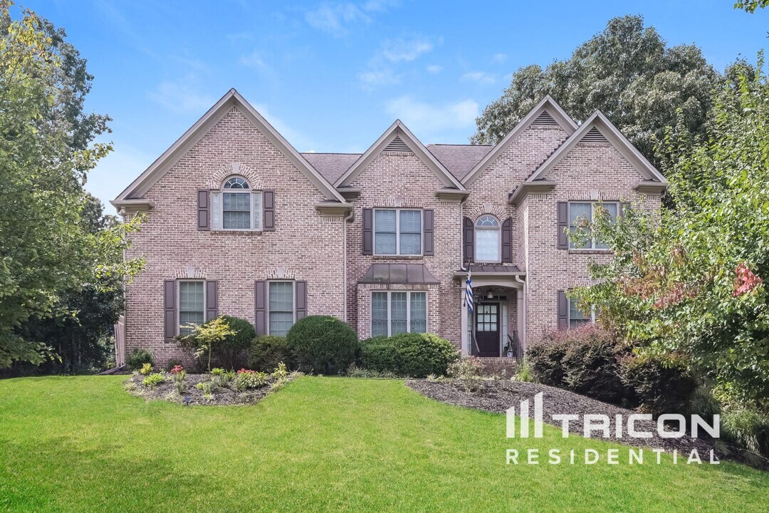 6315 Tamarack Tr in Cumming, GA - Foto de edificio