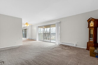 150 Fountainview Ln in Lombard, IL - Building Photo - Building Photo