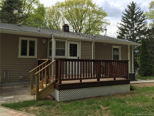 17 Cherokee Dr in Oxford, CT - Building Photo - Building Photo