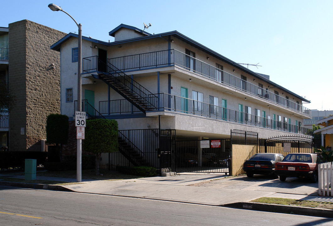 110 S Eucalyptus Ave in Inglewood, CA - Building Photo