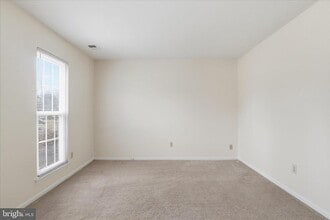 5516 Dunsmore Rd in Alexandria, VA - Building Photo - Building Photo