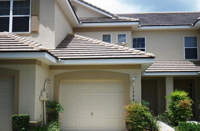 1586 W Spring Meadow Loop