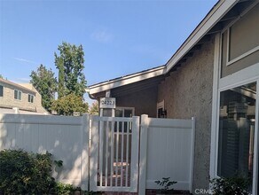 24223 Lema Dr, Unit 1st Fl in Santa Clarita, CA - Building Photo - Building Photo