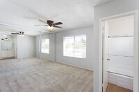 Trade Winds Apartments photo'