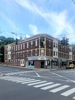 70 Center St in Shelton, CT - Building Photo