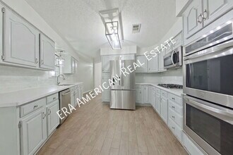 608 Manor Ct in Fort Walton Beach, FL - Building Photo - Building Photo