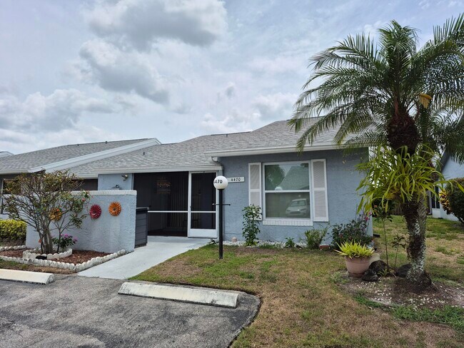 4470 Lucerne Villas Ln in Greenacres, FL - Building Photo - Building Photo