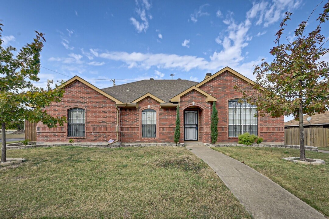 4725 Lashley Dr in Dallas, TX - Building Photo