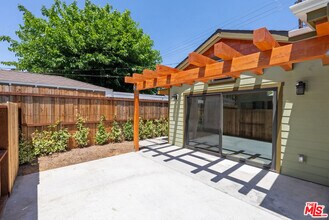 418 N Frederic St in Burbank, CA - Building Photo - Building Photo