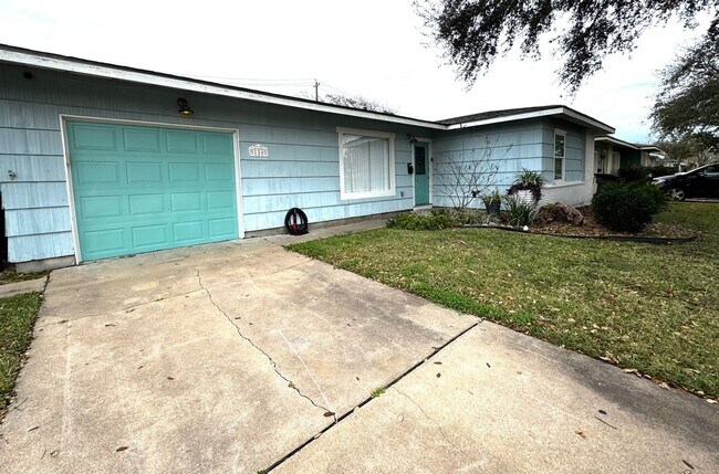 124 Tuna St in Galveston, TX - Building Photo - Building Photo
