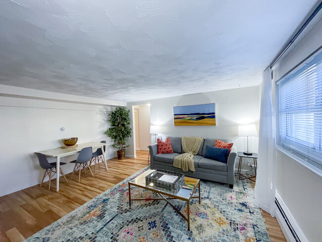 79 Chestnut St in Newton, MA - Building Photo - Building Photo