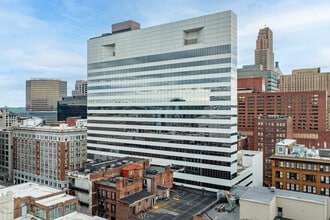 7 West 7th Apartments in Cincinnati, OH - Foto de edificio - Building Photo