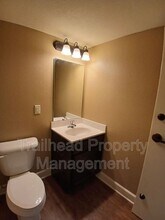 21616 Westover Ct in Peculiar, MO - Building Photo - Building Photo