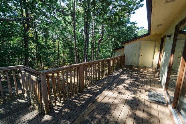 property at 16 Lindsay Ln