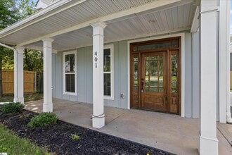 401 Old Augusta Rd in Greenville, SC - Building Photo - Building Photo
