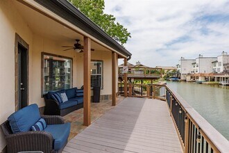 521 Lucy Ln in Horseshoe Bay, TX - Building Photo - Building Photo