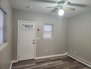 34 Mount Hope Ave in Bristol, RI - Foto de edificio - Building Photo