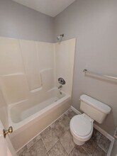 642 W 13th St in Newton, NC - Building Photo - Building Photo