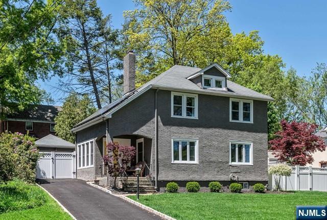 property at 1076 Stasia St