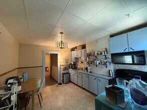 392 Windsor St, Unit 1 in Cambridge, MA - Building Photo - Building Photo