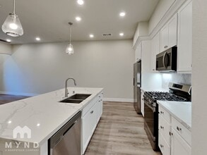 1661 Spring St in Davis, CA - Building Photo - Building Photo