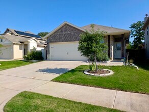 537 Concho St in Aubrey, TX - Building Photo - Building Photo