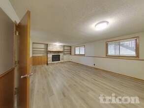 4350 Thornhill Ln in Vadnais Heights, MN - Building Photo - Building Photo