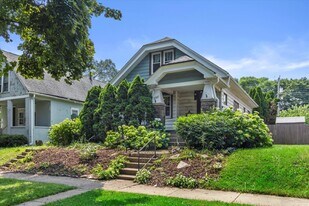 5561 N 39th St in Milwaukee, WI - Building Photo